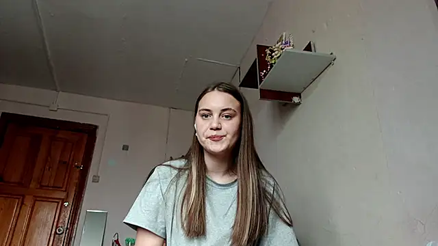 RoxanneStuard online show from 17, 4, 2026