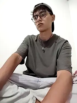 Snapshot of Camilo_hot21 chatting on 12, 4, 2026 Camilo hot21 online show from 12, 4, 2026