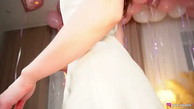 Anya Angeel online show from 17, 4, 2026