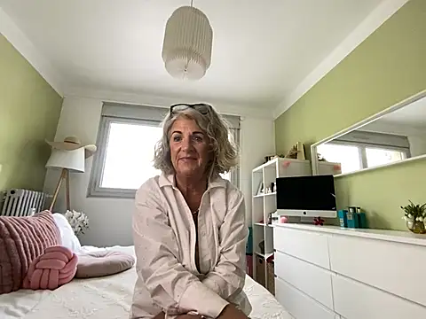 Snapshot of NaughtyMonicaUK chatting on 13, 4, 2026 NaughtyMonicaUK online show from 13, 4, 2026