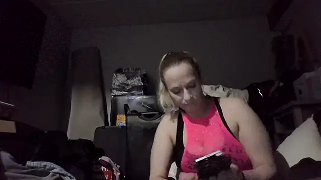 Princess42086 online show from 16, 4, 2026