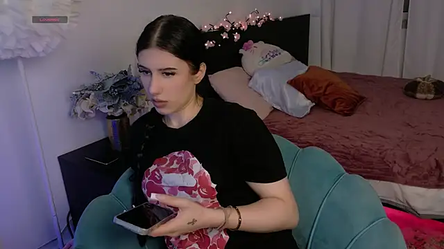 Snapshot of HazelHayesss chatting on 4, 6, 2026 HazelHayesss online show from 4, 6, 2026