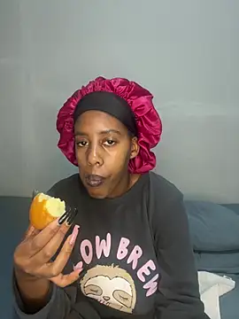 petite bee online show from 24, 5, 2026