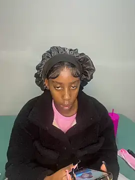 petite bee online show from 7, 5, 2026