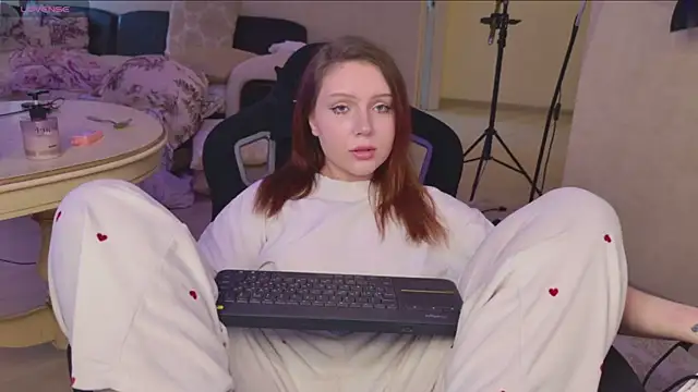 YouHoldMee online show from 10, 5, 2026