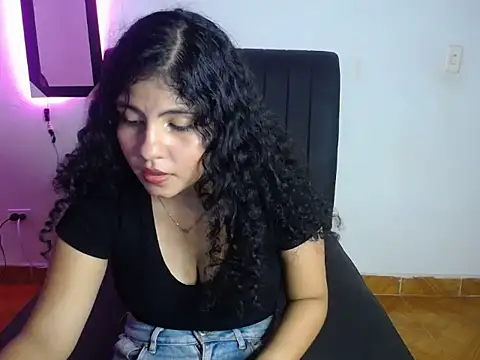 Snapshot of daira2006 chatting on 17, 6, 2026 daira2006 online show from 17, 6, 2026