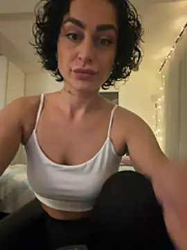 CurlyRouge online show from 8, 5, 2026