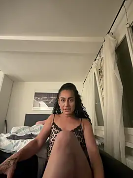CurlyRouge online show from 2, 6, 2026