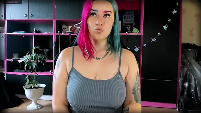 Snapshot of Neon_Baddie chatting on 21, 7, 2026 Neon Baddie online show from 21, 7, 2026