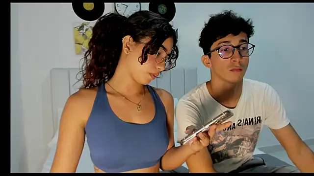 Snapshot of alanandtifany chatting on 23, 4, 2026 alanandtifany online show from 23, 4, 2026