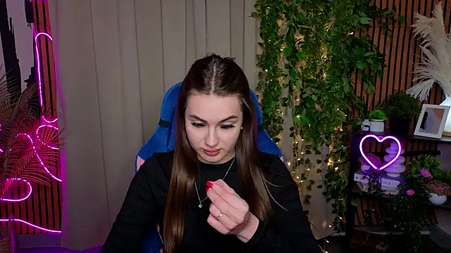 NicolePerkins online show from 13, 4, 2026