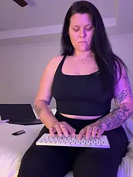 kittyykat767 online show from 15, 4, 2026