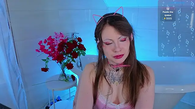 EricaMoonn online show from 13, 4, 2026