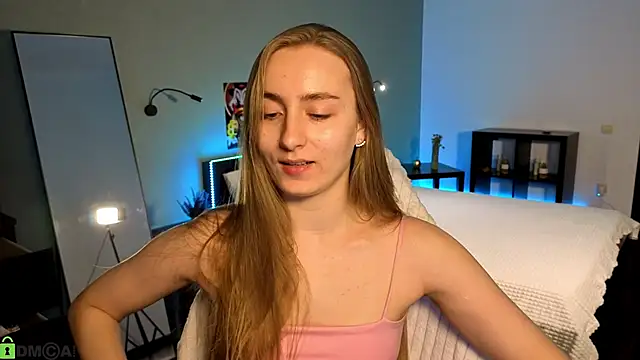 Snapshot of Your_Emily25 chatting on 11, 5, 2026 Your Emily25 online show from 11, 5, 2026