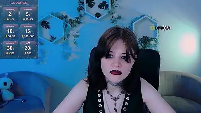 nikki kiss  online show from 19, 6, 2026
