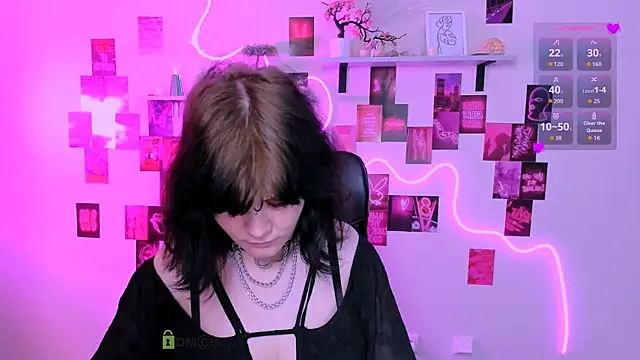 nikki kiss  online show from 23, 4, 2026