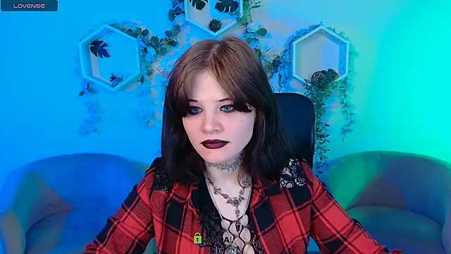 nikki kiss  online show from 22, 6, 2026