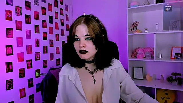 nikki kiss  online show from 24, 7, 2026