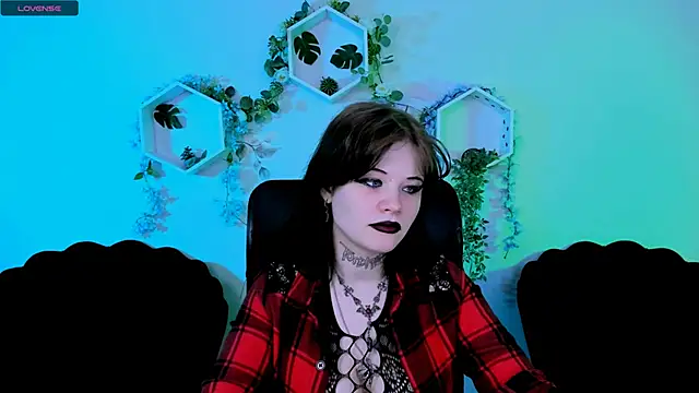 nikki kiss  online show from 15, 6, 2026