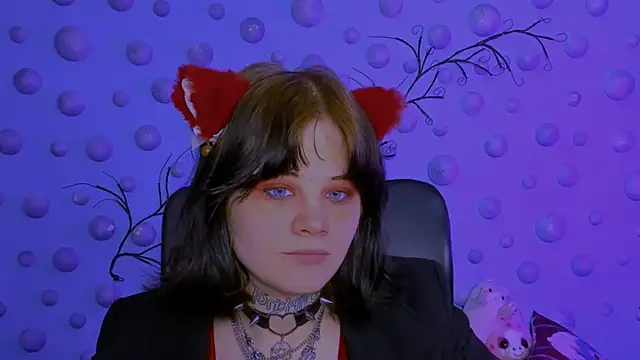nikki kiss  online show from 29, 4, 2026