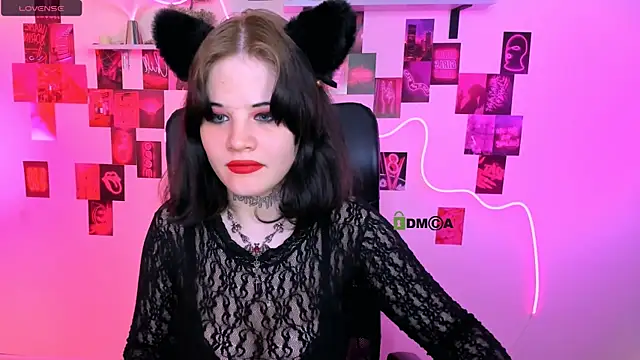 nikki kiss  online show from 27, 5, 2026