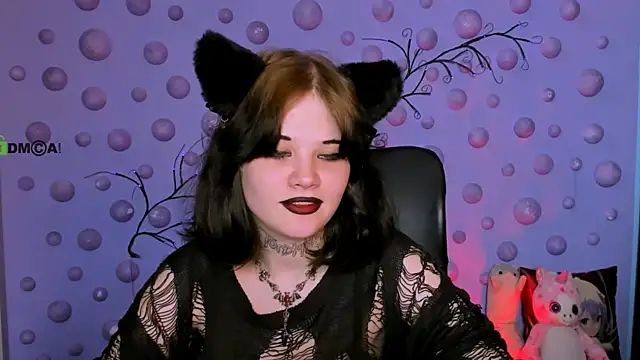 nikki kiss  online show from 28, 5, 2026