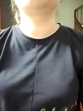 Snapshot of ALonmill chatting on 13, 4, 2026 ALonmill online show from 13, 4, 2026