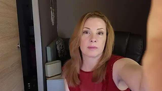 Snapshot of Sharon_Red chatting on 7, 2, 2026 Sharon Red online show from 7, 2, 2026