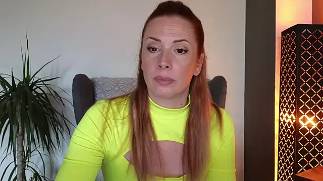 Snapshot of Sharon_Red chatting on 25, 9, 2025 Sharon Red online show from 25, 9, 2025