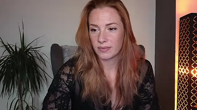 Snapshot of Sharon_Red chatting on 4, 10, 2025 Sharon Red online show from 4, 10, 2025