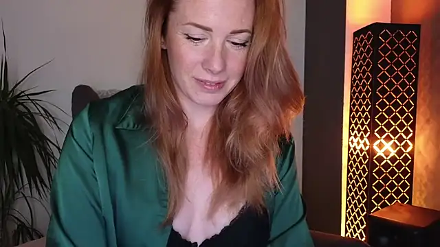 Snapshot of Sharon_Red chatting on 24, 9, 2025 Sharon Red online show from 24, 9, 2025