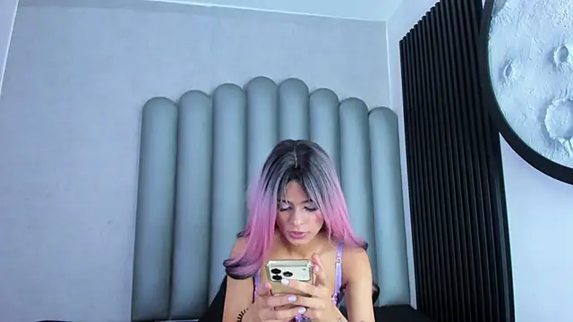 luna-bella  online show from 9, 5, 2026