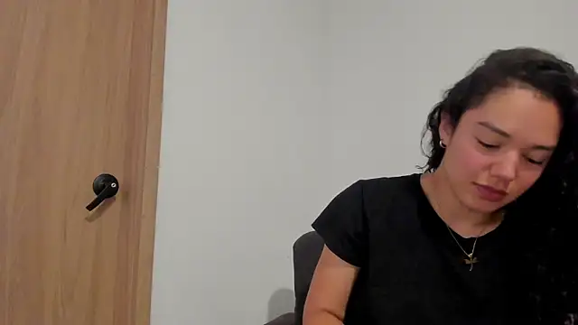 Snapshot of MiaRouseex chatting on 27, 5, 2026 MiaRouseex online show from 27, 5, 2026