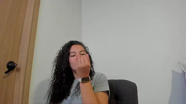 Snapshot of MiaRouseex chatting on 15, 5, 2026 MiaRouseex online show from 15, 5, 2026