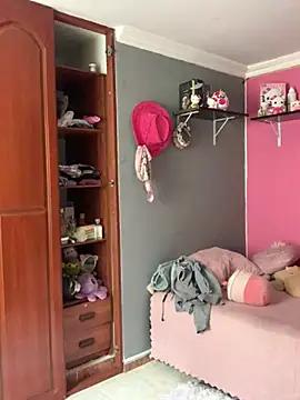 NickieCute- online show from 7, 5, 2026