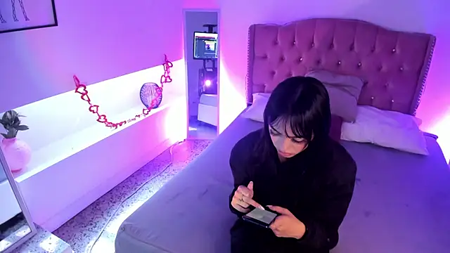 Antonella Bratzz4 online show from 28, 4, 2026