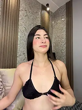 evelyn hills online show from 3, 6, 2026