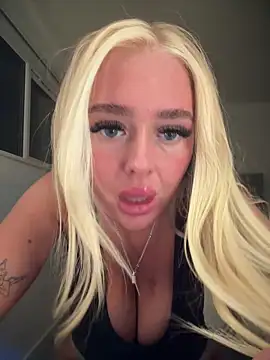 Vanillaheavennn online show from 13, 4, 2026