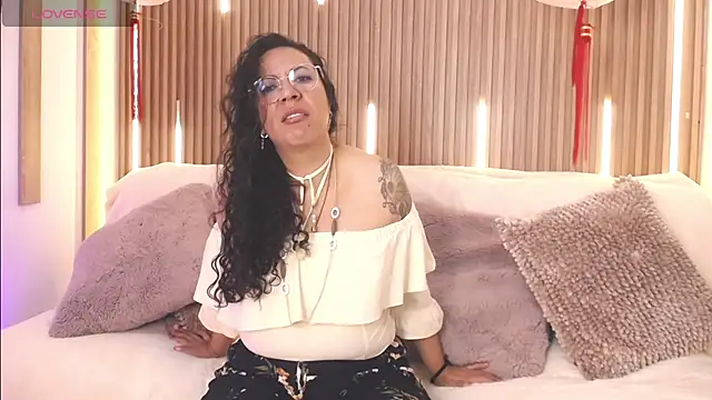 Velvet Curly online show from 11, 6, 2026