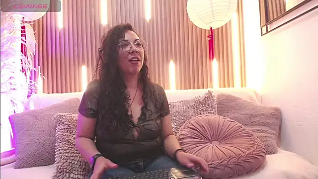 Velvet Curly online show from 12, 6, 2026