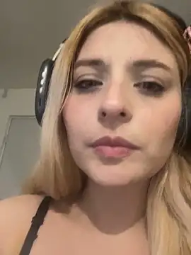 Bunnysweet95 online show from 23, 4, 2026