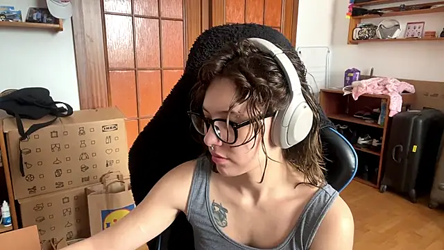 PillowPeachX online show from 17, 5, 2026