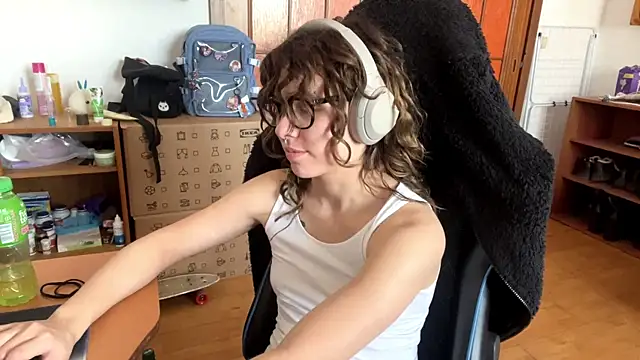 PillowPeachX online show from 4, 5, 2026