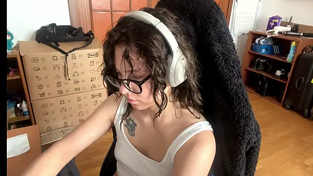 PillowPeachX online show from 3, 6, 2026