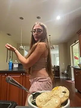 prettykitttty online show from 8, 7, 2026