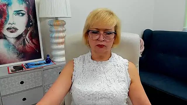 luna xfantasy online show from 18, 6, 2026