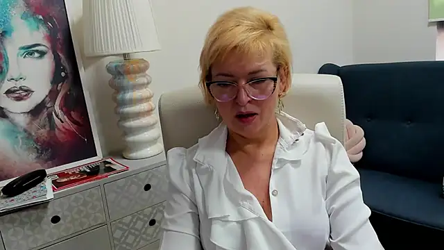 luna xfantasy online show from 23, 4, 2026