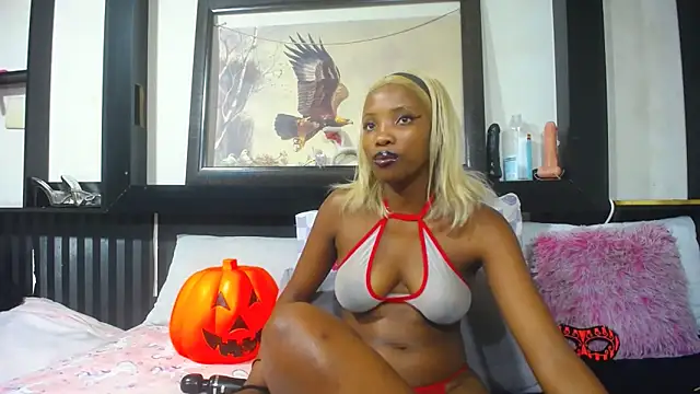YoungBarbiexx online show from 12, 5, 2026