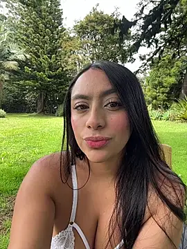 JuliettaGmz online show from 25, 6, 2026
