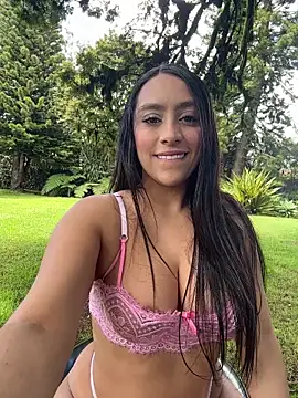 JuliettaGmz online show from 4, 5, 2026